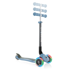 Cargar imagen en el visor de la galería, GLOBBER Primo Plegable LED Azul Acero