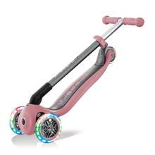 Cargar imagen en el visor de la galería, GLOBBER Primo Plegable LED Rosa Pastel
